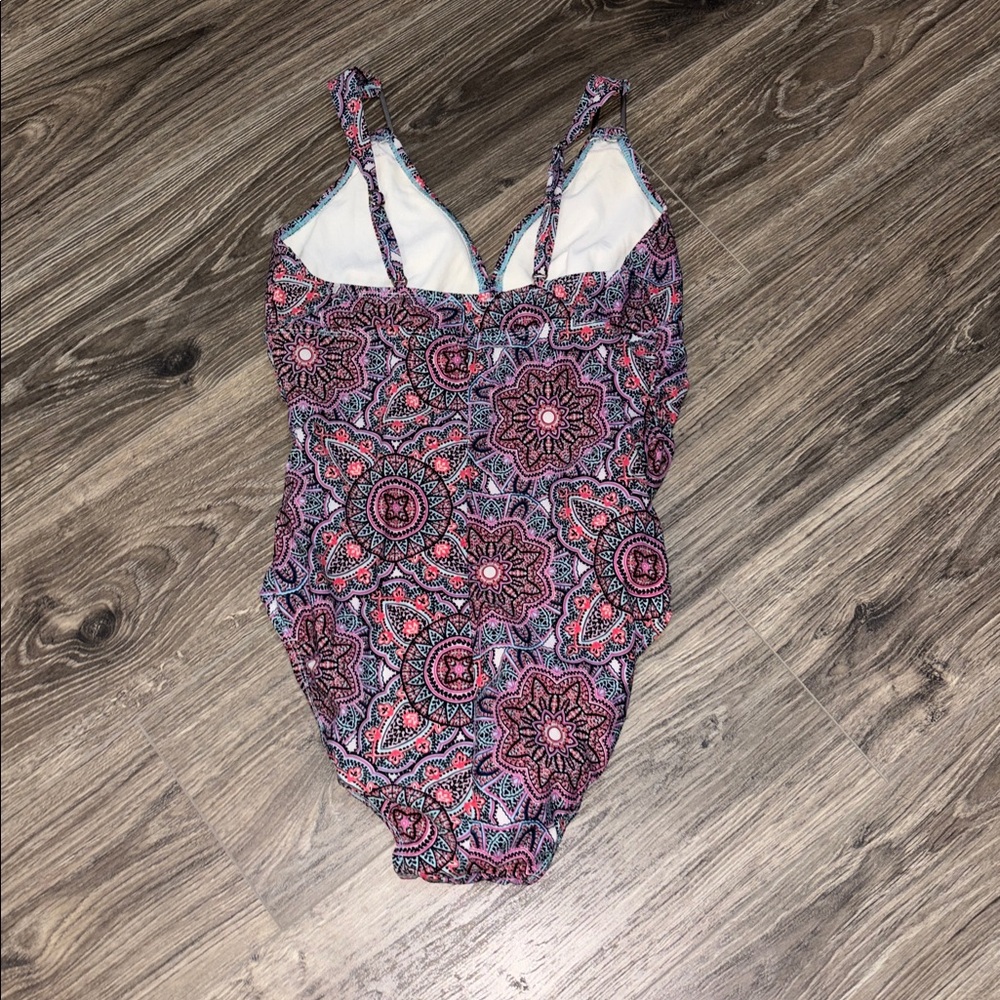 🫶🏼Love your assets, one piece SPANX Colorful Patterned Swimwear size large - Picture 3 of 5